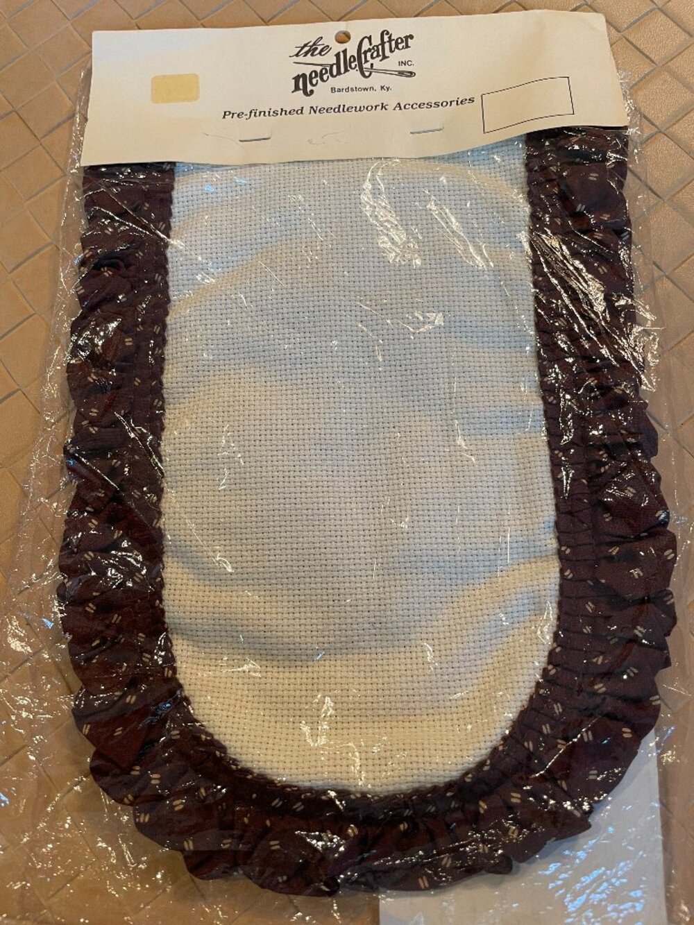The NeedleCrafter Prefinished Decorative Hot Mitt for Counted Cross Stitch Brown
